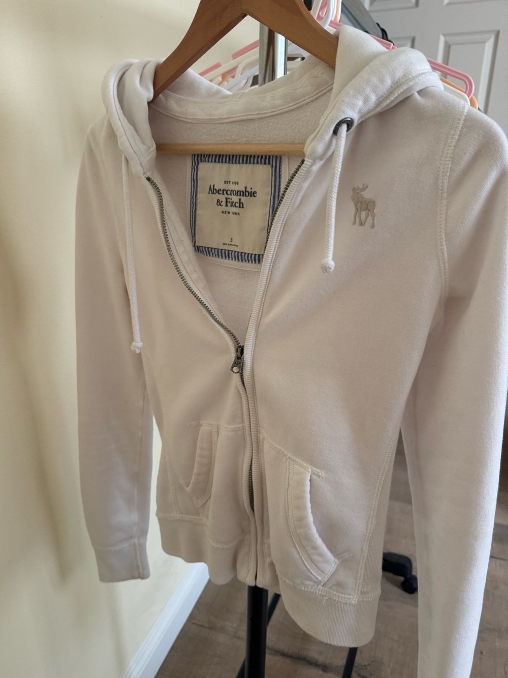Abercrombie & Fitch White Full-Zip Teddy Hoodie Jacket - Picture 2 of 7